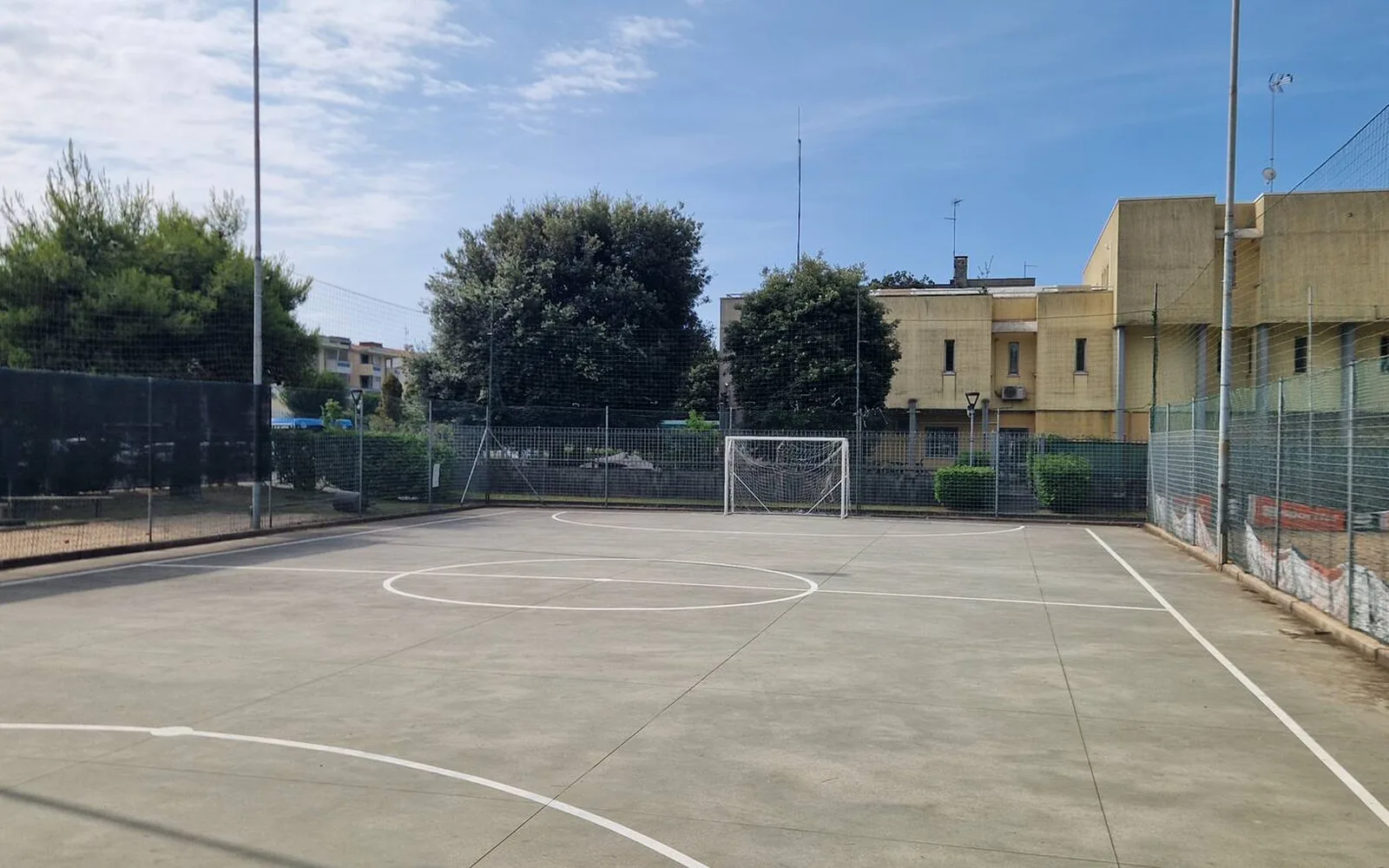 Campo da calcetto del residence — Casa Vacanze Monachy Beach, Bibione