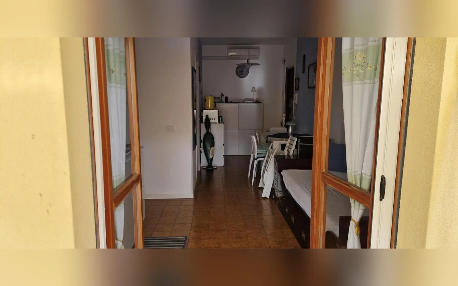 Camera Casa Vacanze Monachy Beach — Bilocale vista piscina a Bibione,  (foto 5)
